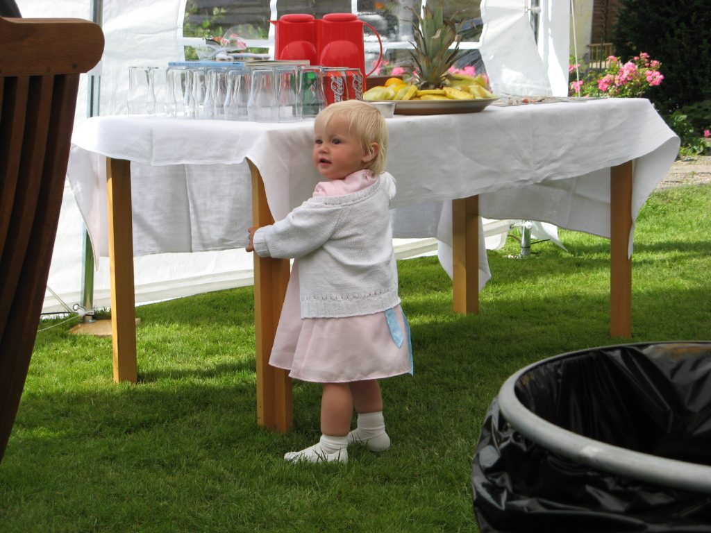 Clara er også med til mor og fars bryllup
