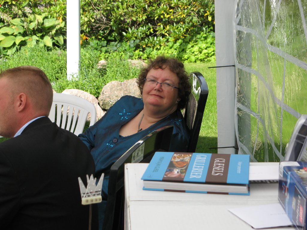 en lykkelig mor/svigermor Anita